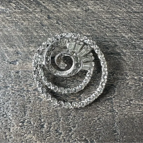 Vintage Keyes Rhinestone Brooch - Picture 3 of 5